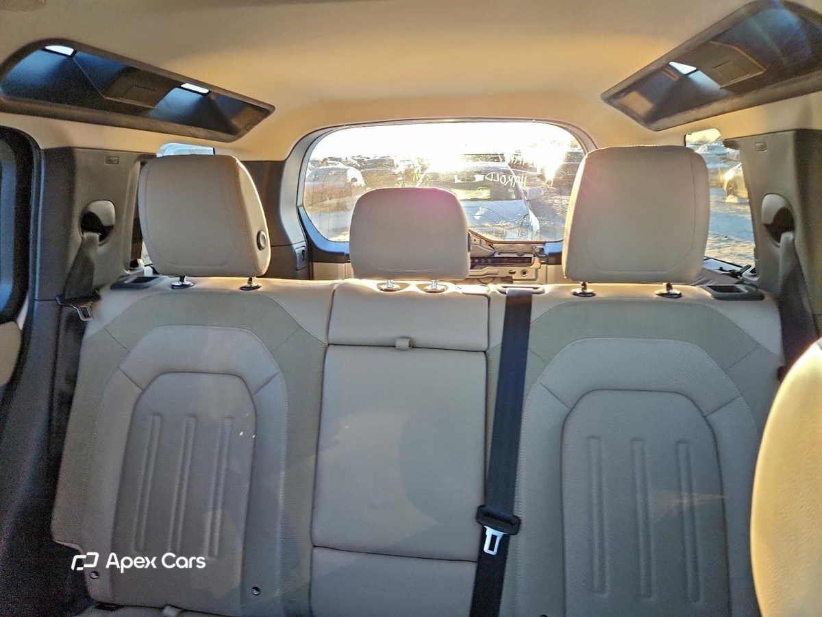Land Rover Defender 2020