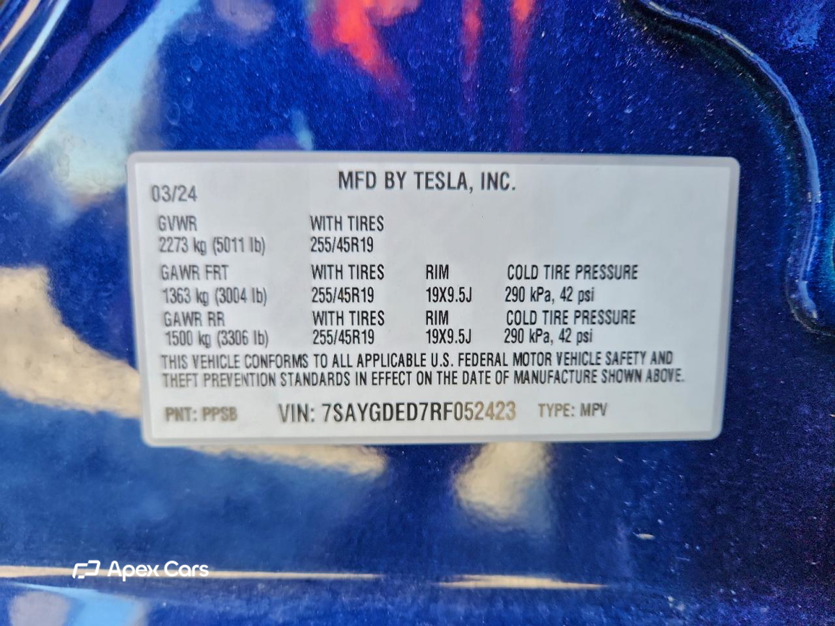 Tesla Model Y 2024