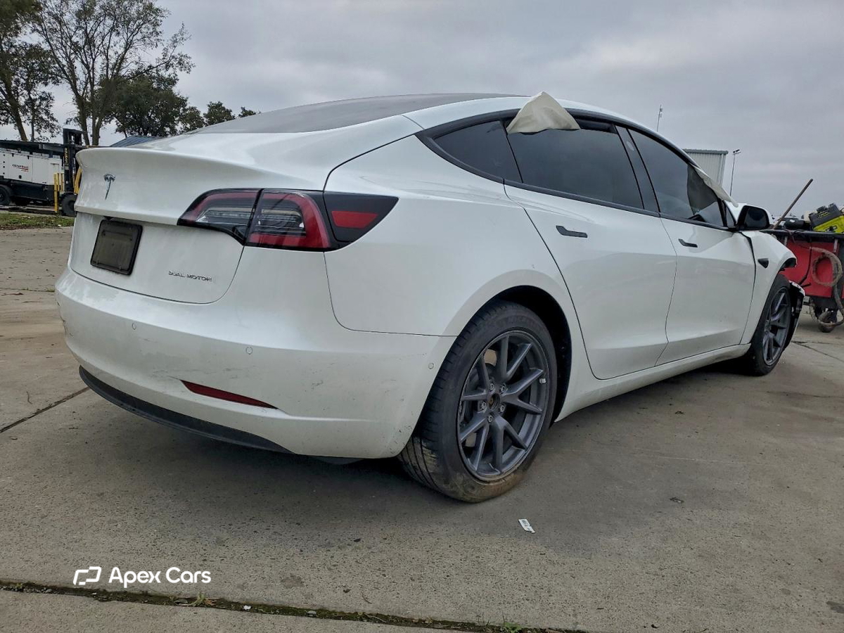 Tesla Model 3 2022
