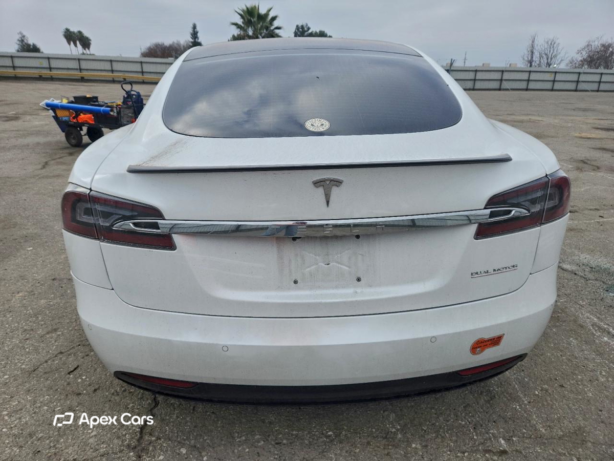 Tesla Model S 2020