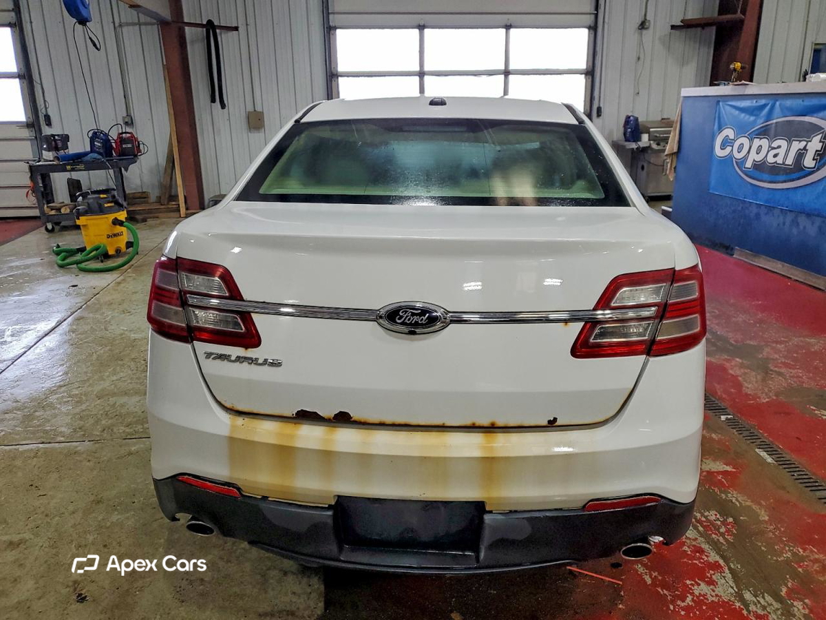 Ford Taurus 2015