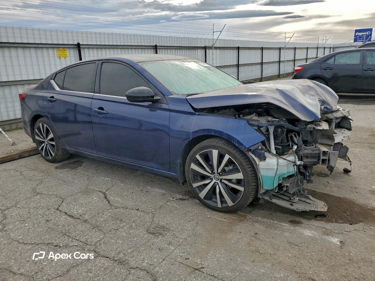 Nissan Altima 2021