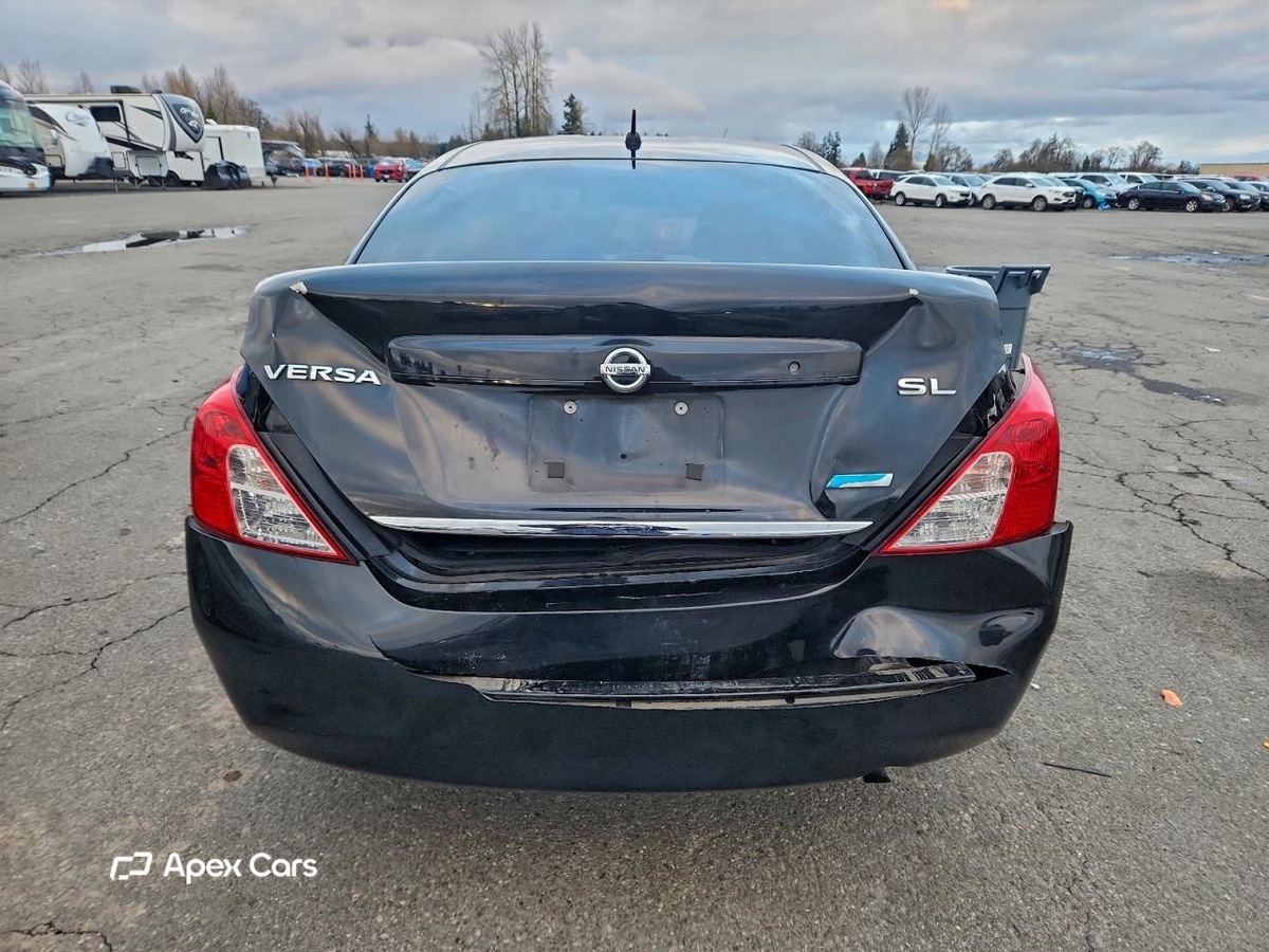 Nissan Versa 2012