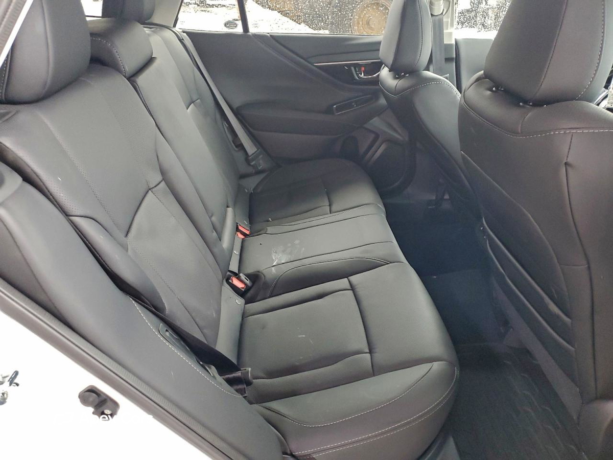 Subaru Outback 2025