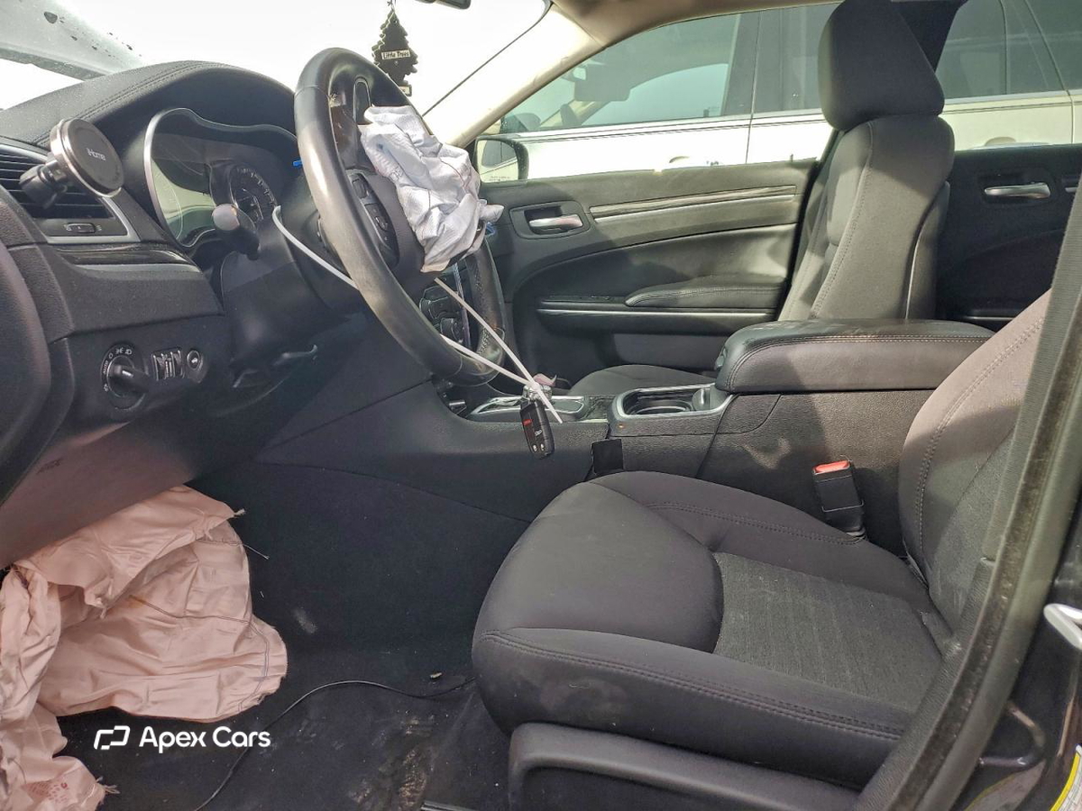 Chrysler 300 2019
