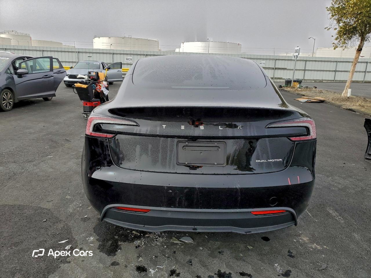 Tesla Model 3 2024