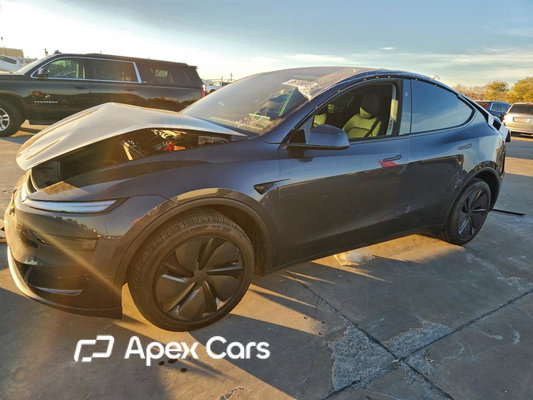Tesla Model Y 2026 - Image 1 of 14