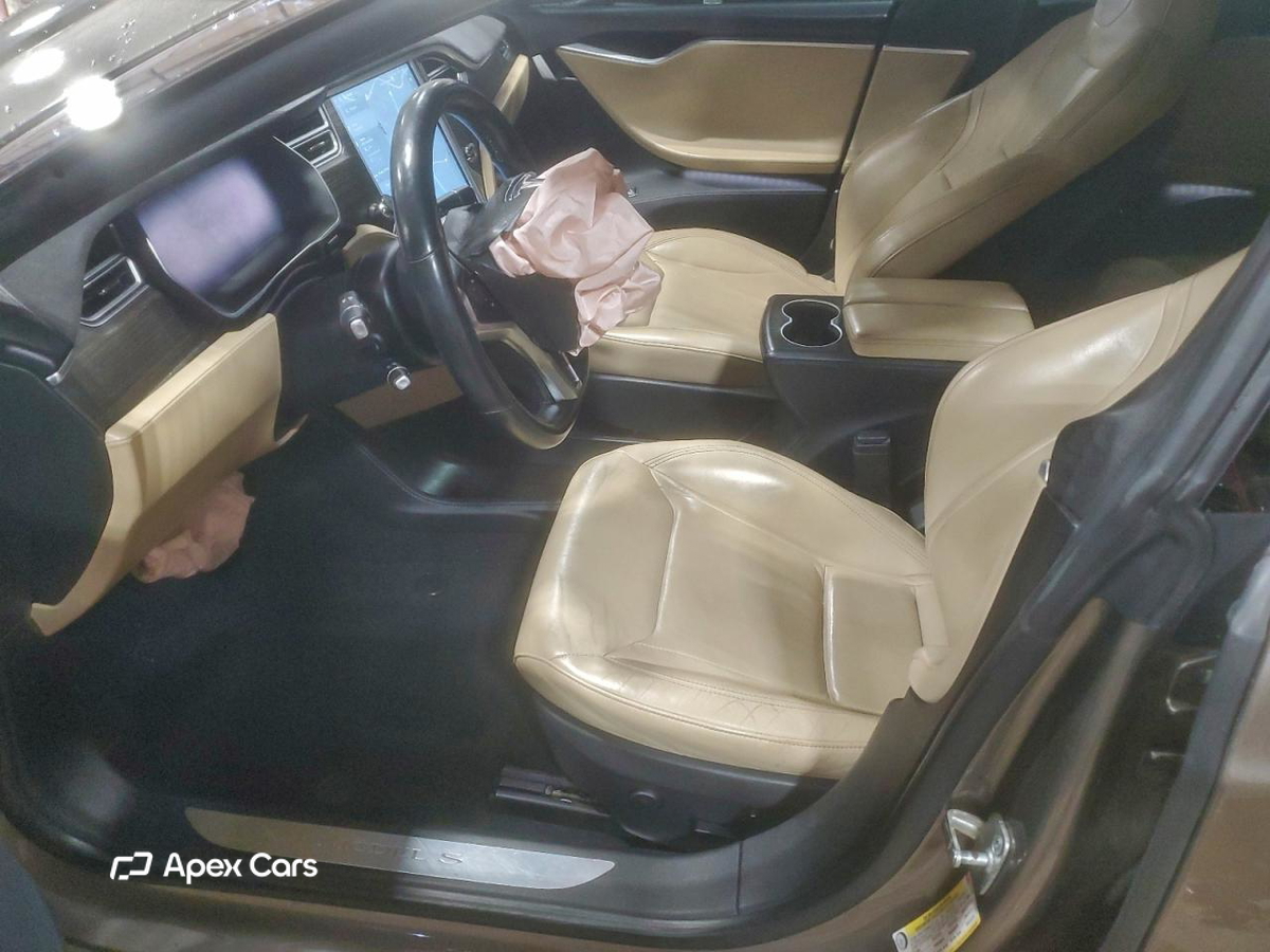 Tesla Model S 2015