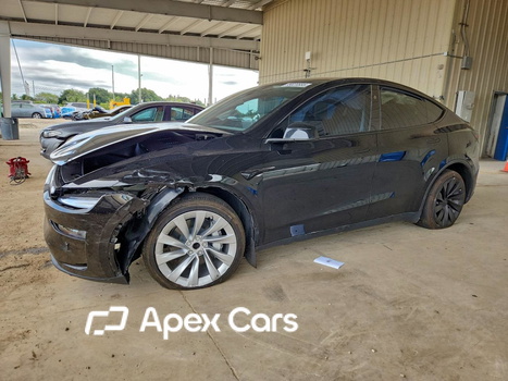 Tesla Model Y 2026 - Image 1 of 13
