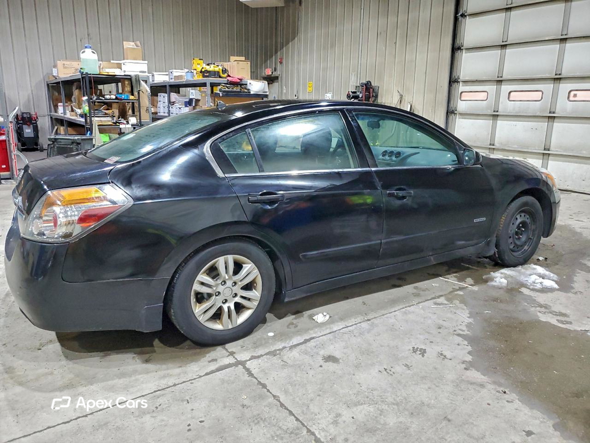 Nissan Altima 2010