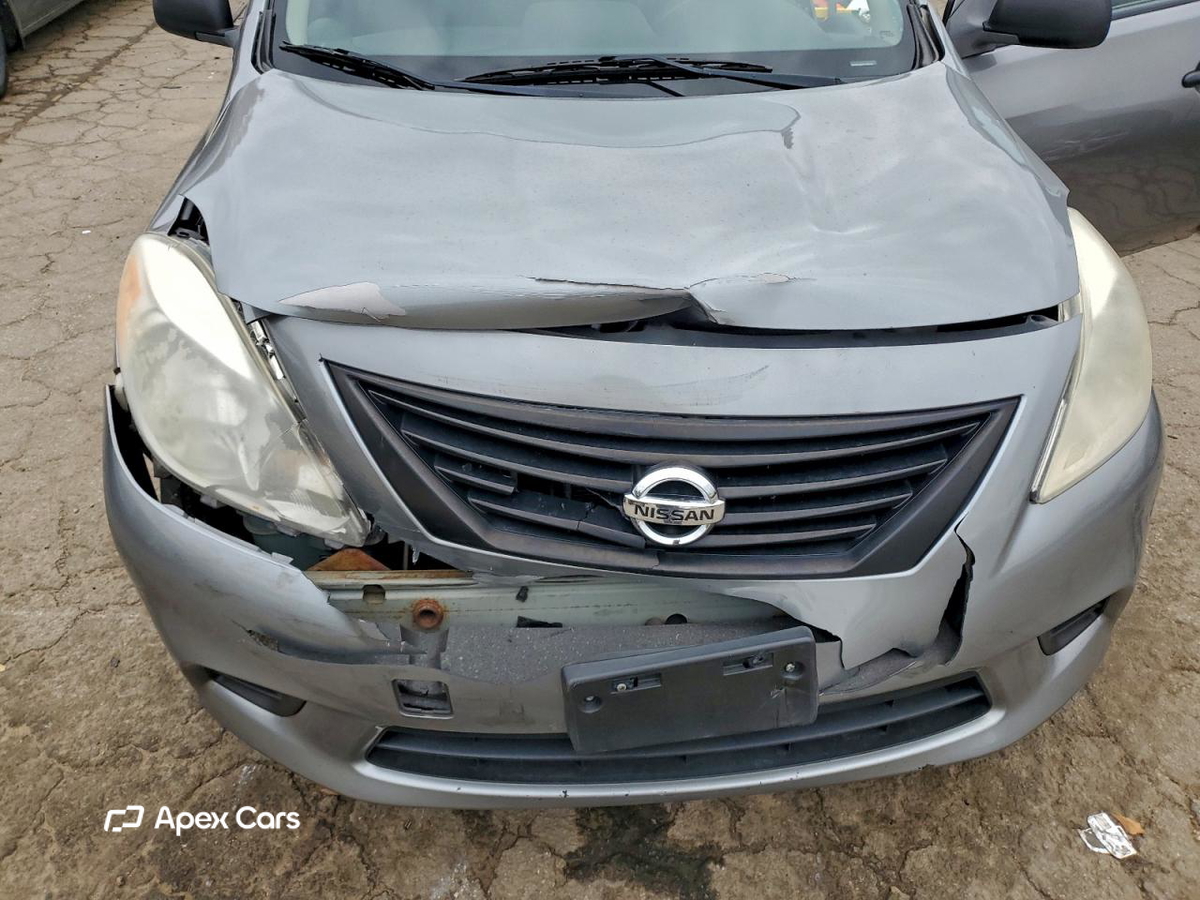 Nissan Versa 2012