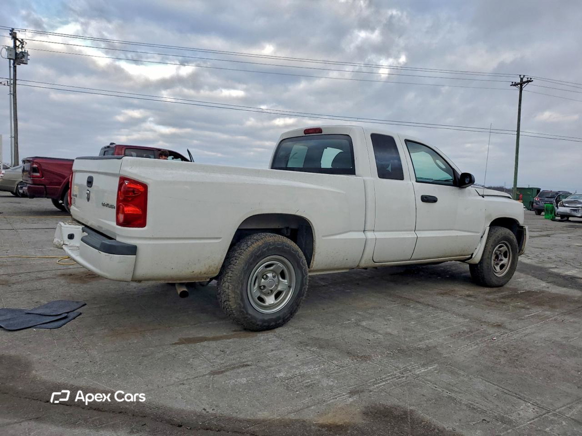 Dodge Dakota 2011