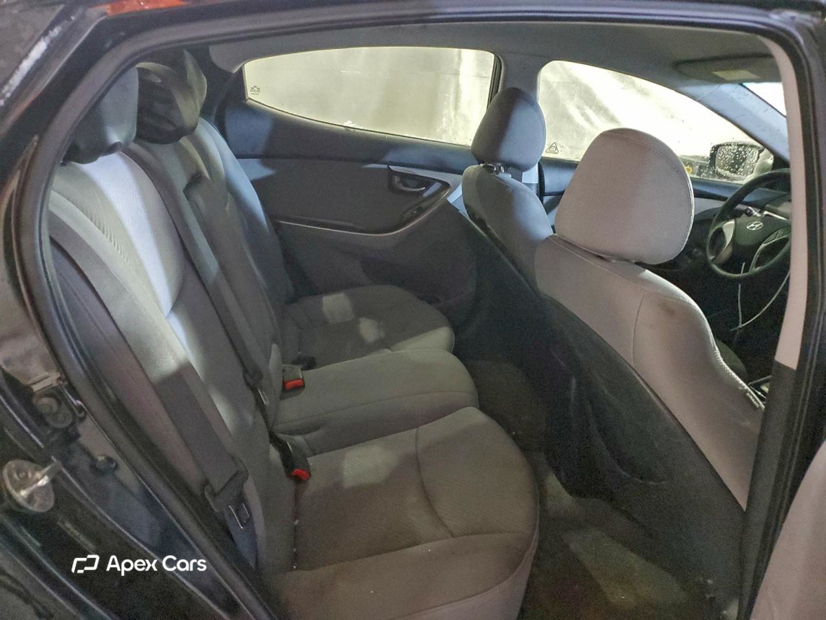 Hyundai Elantra 2013