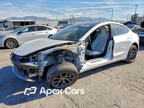 Tesla Model 3 2019 - Image 1 of 14