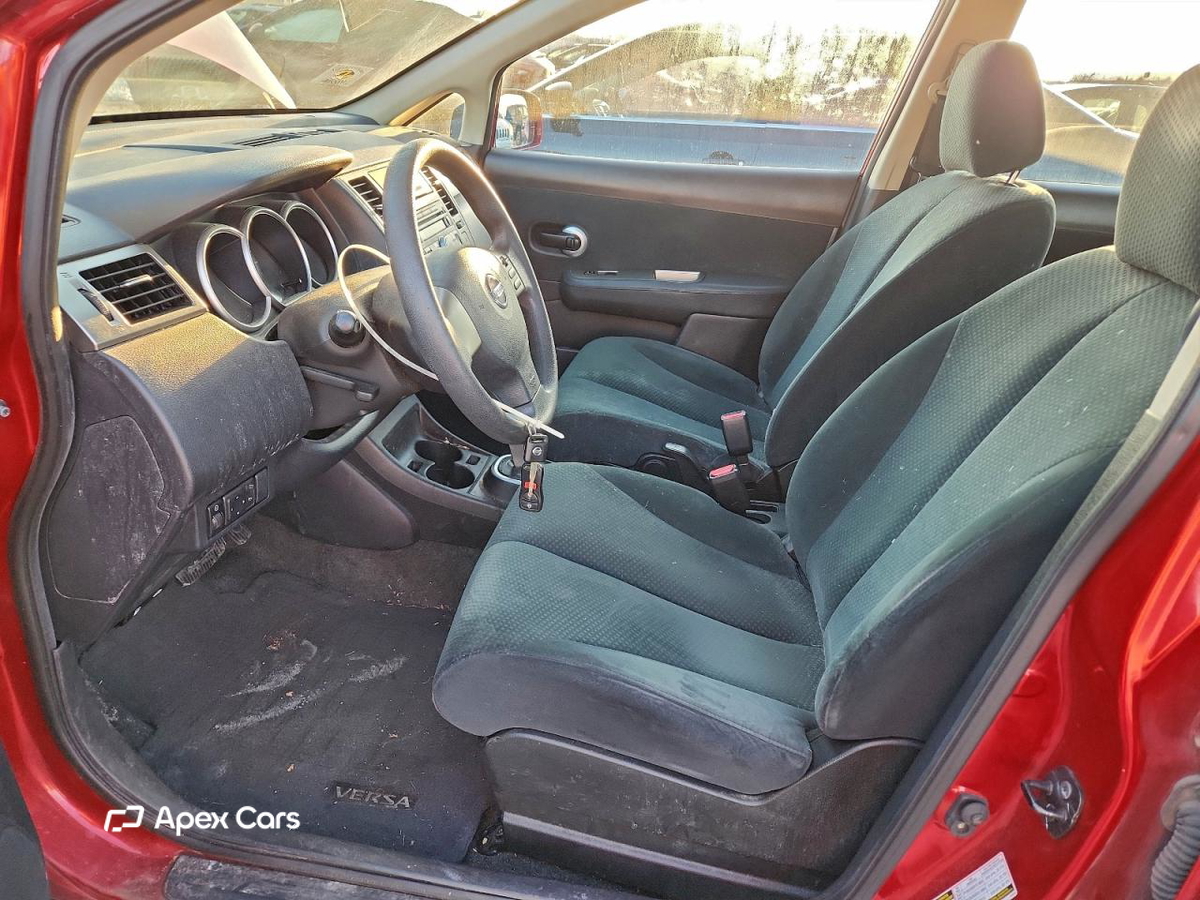 Nissan Versa 2011