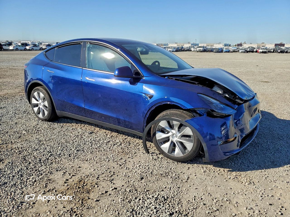 Tesla Model Y 2024