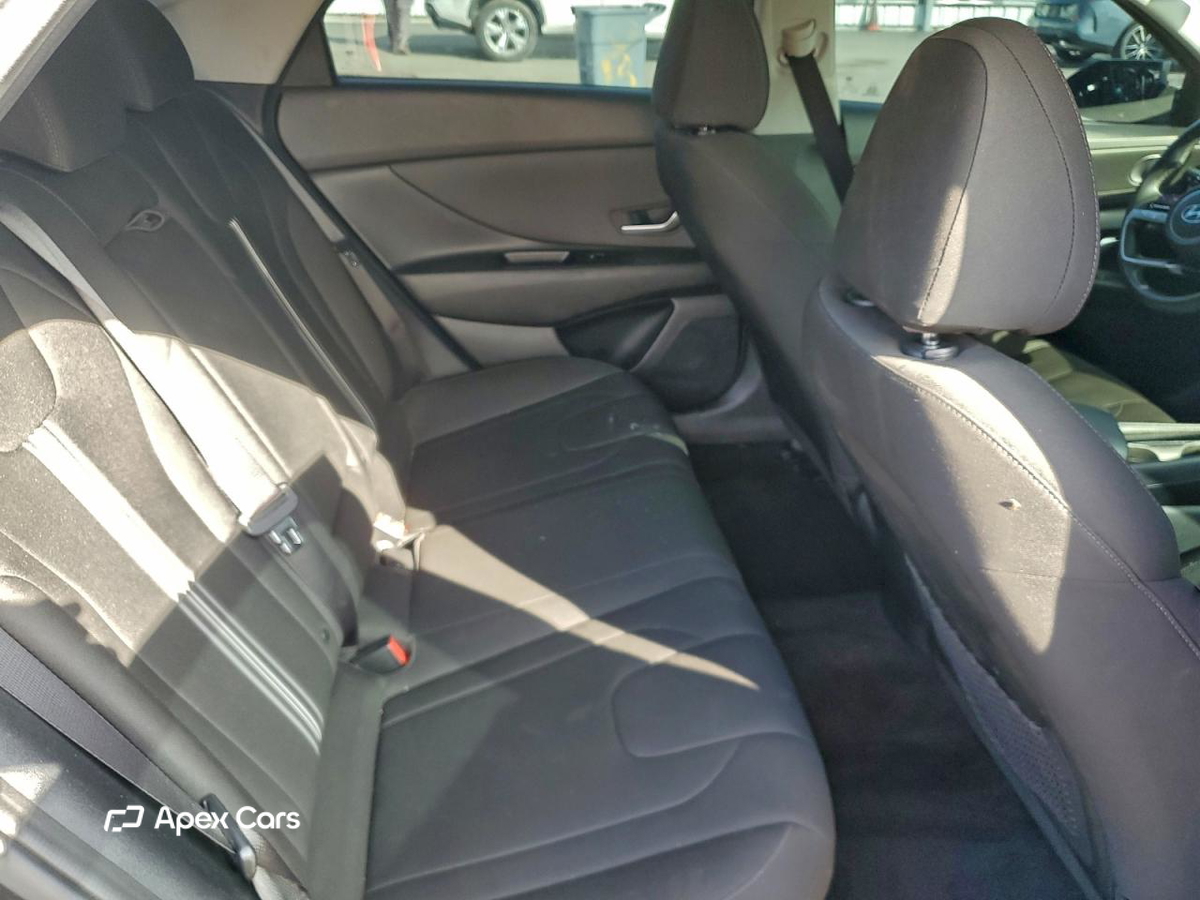 Hyundai Elantra 2021