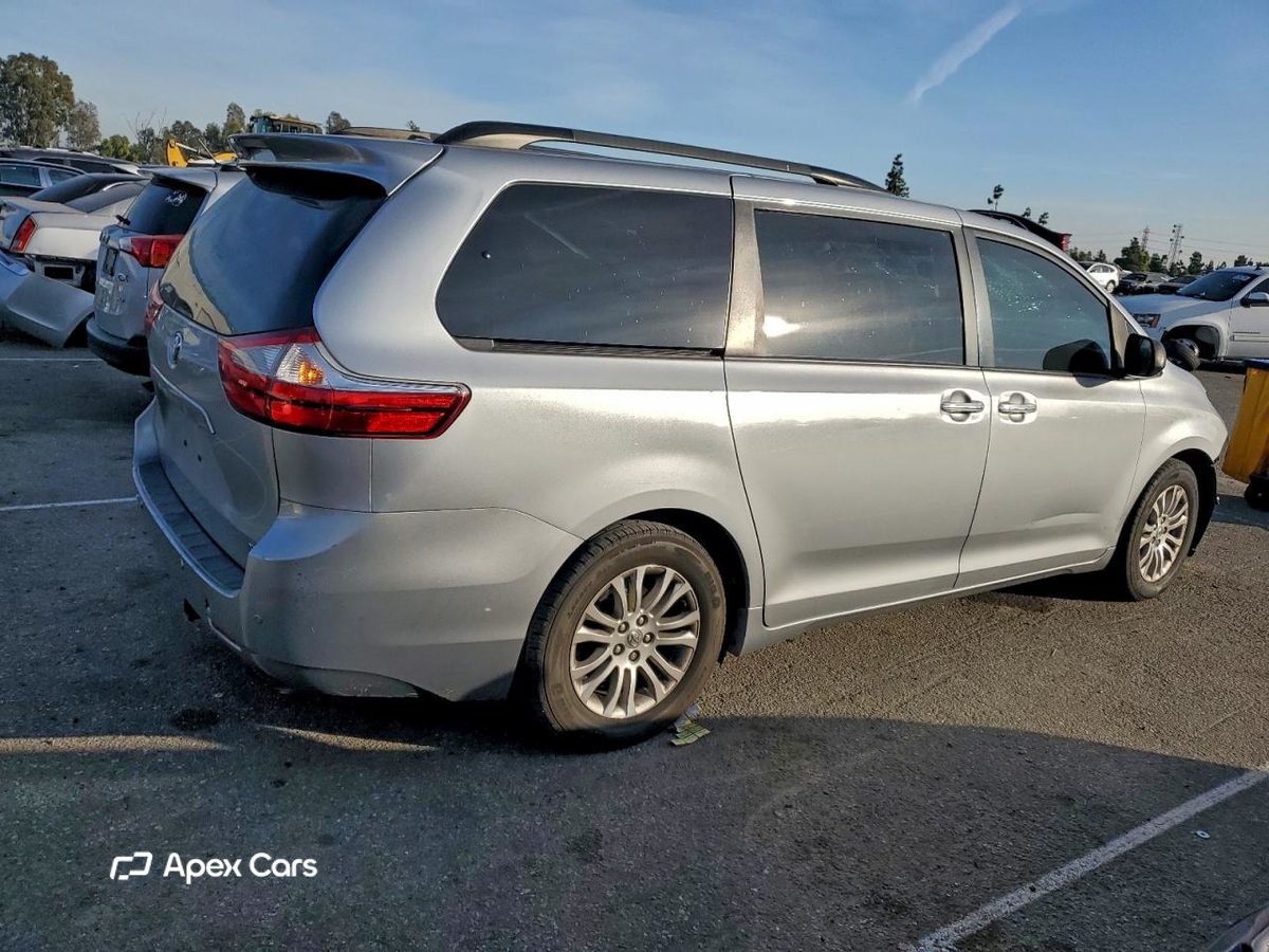 Toyota Sienna 2015