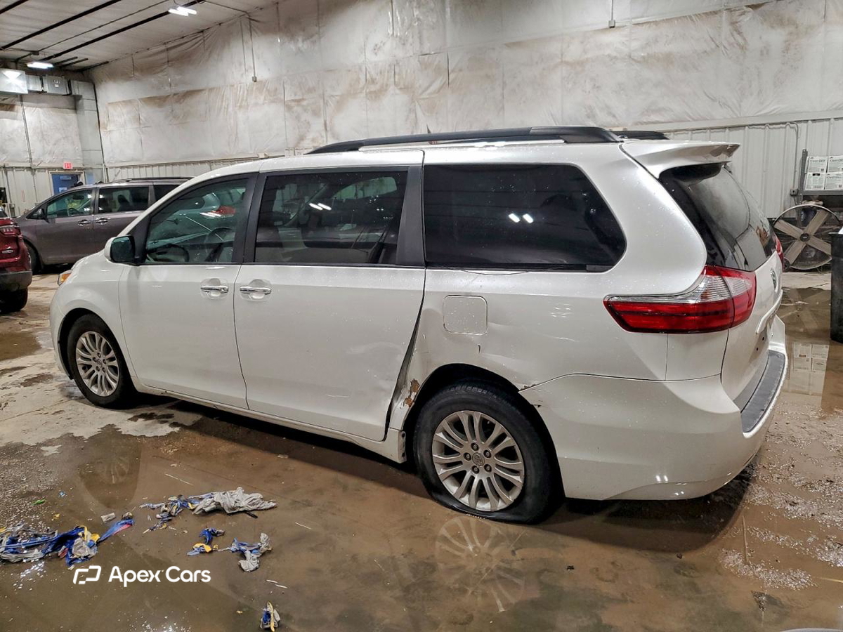 Toyota Sienna 2016