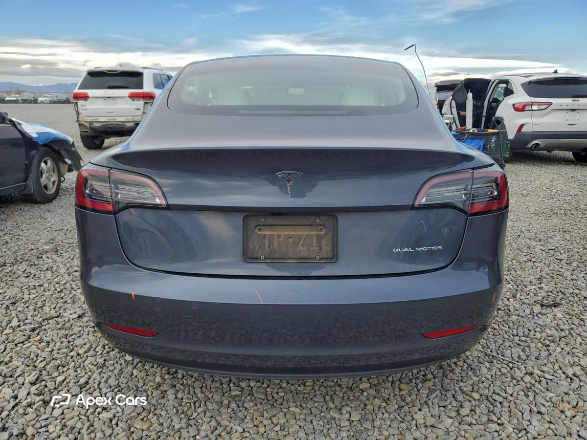 Tesla Model 3 2020