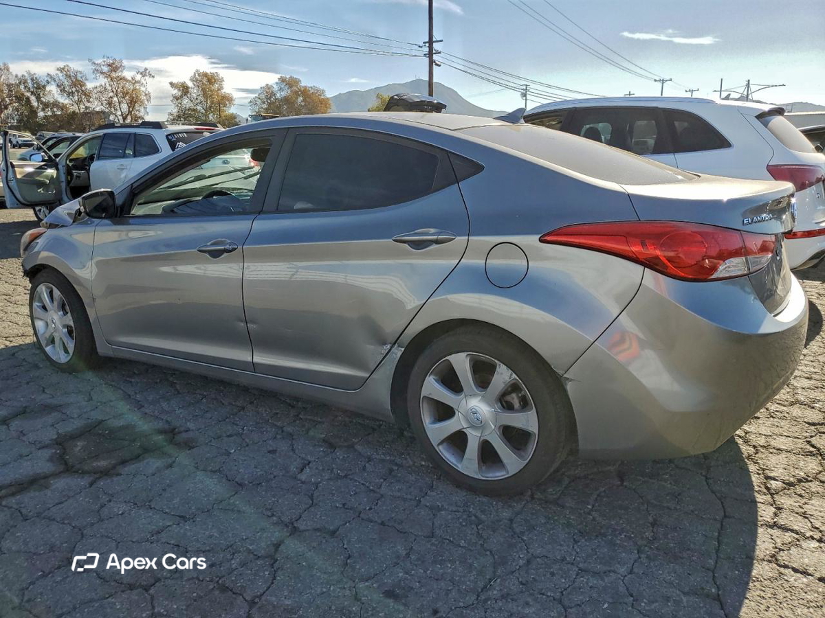 Hyundai Elantra 2012