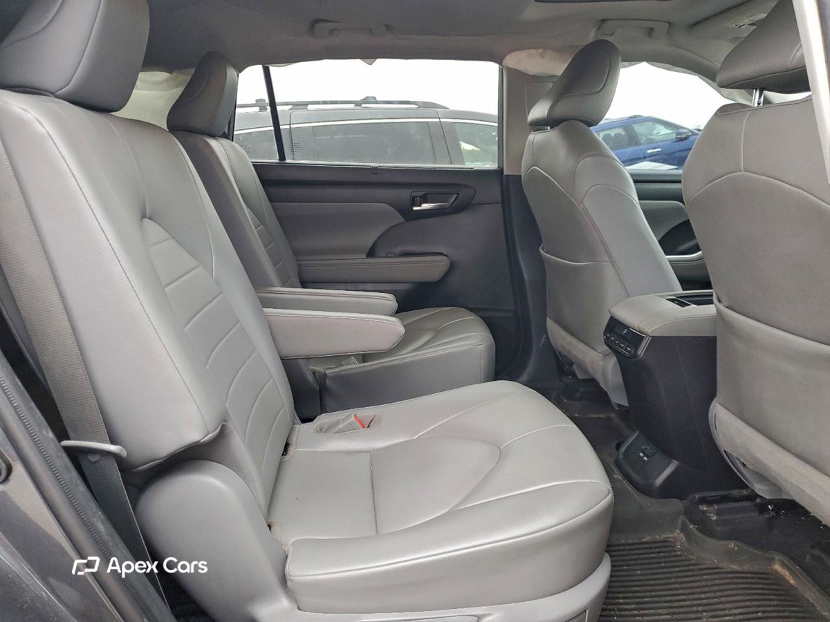 Toyota Highlander 2021