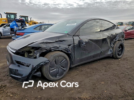 Tesla Model Y 2026 - Image 1 of 12