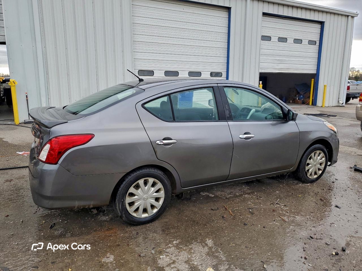 Nissan Versa 2016