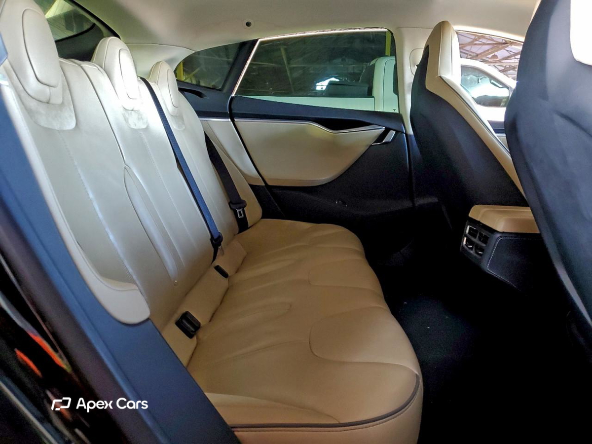 Tesla Model S 2013