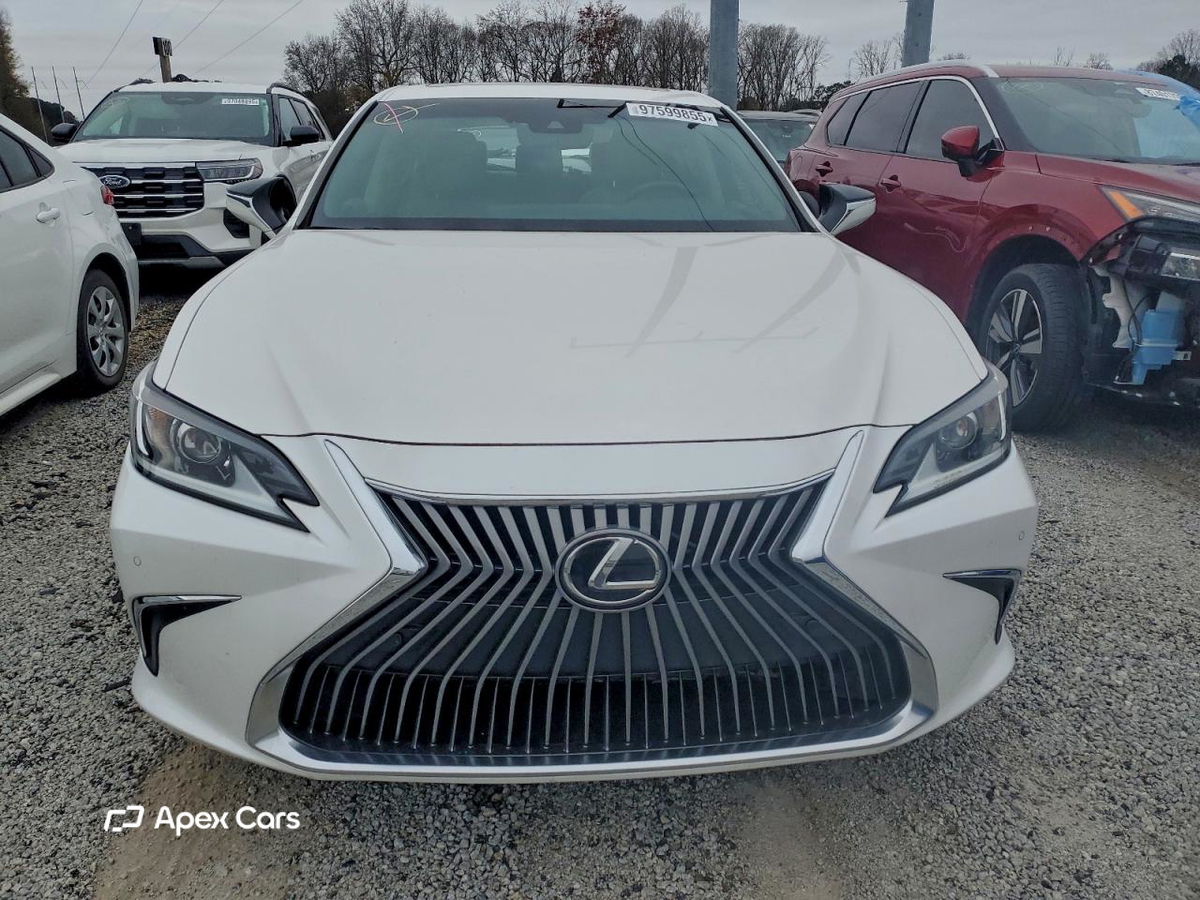 Lexus ES 2021