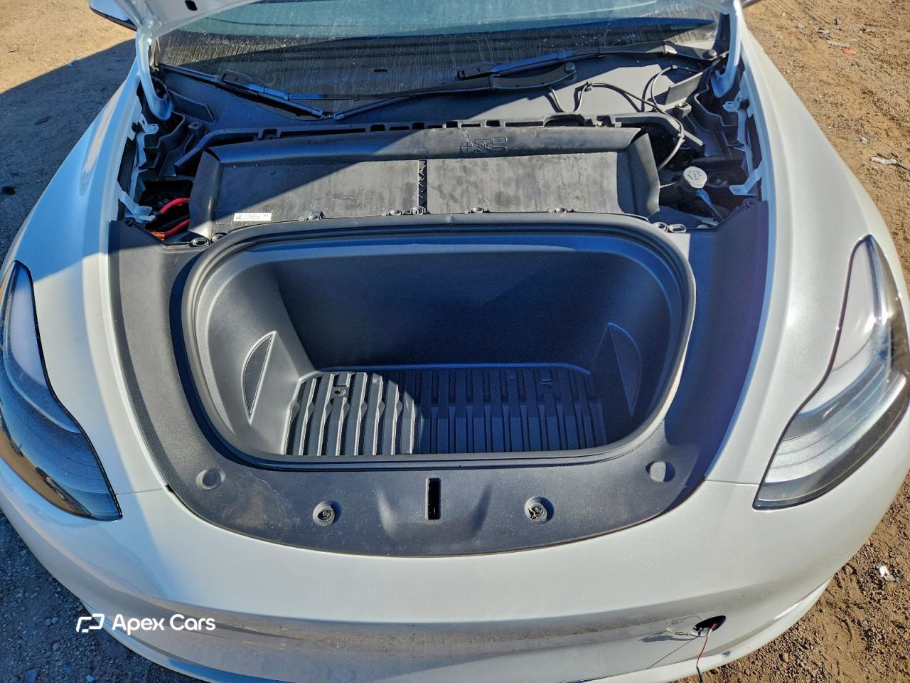 Tesla Model Y 2025