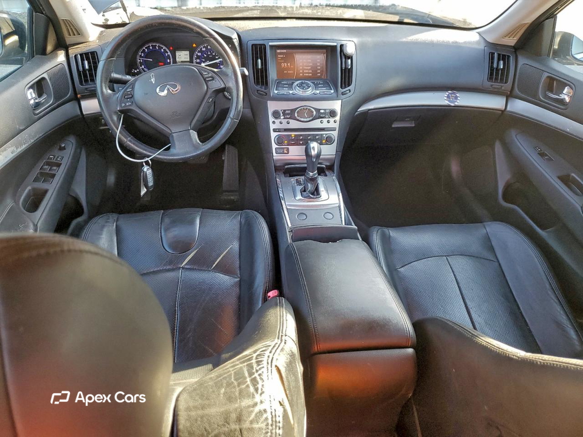 Infiniti G 2011