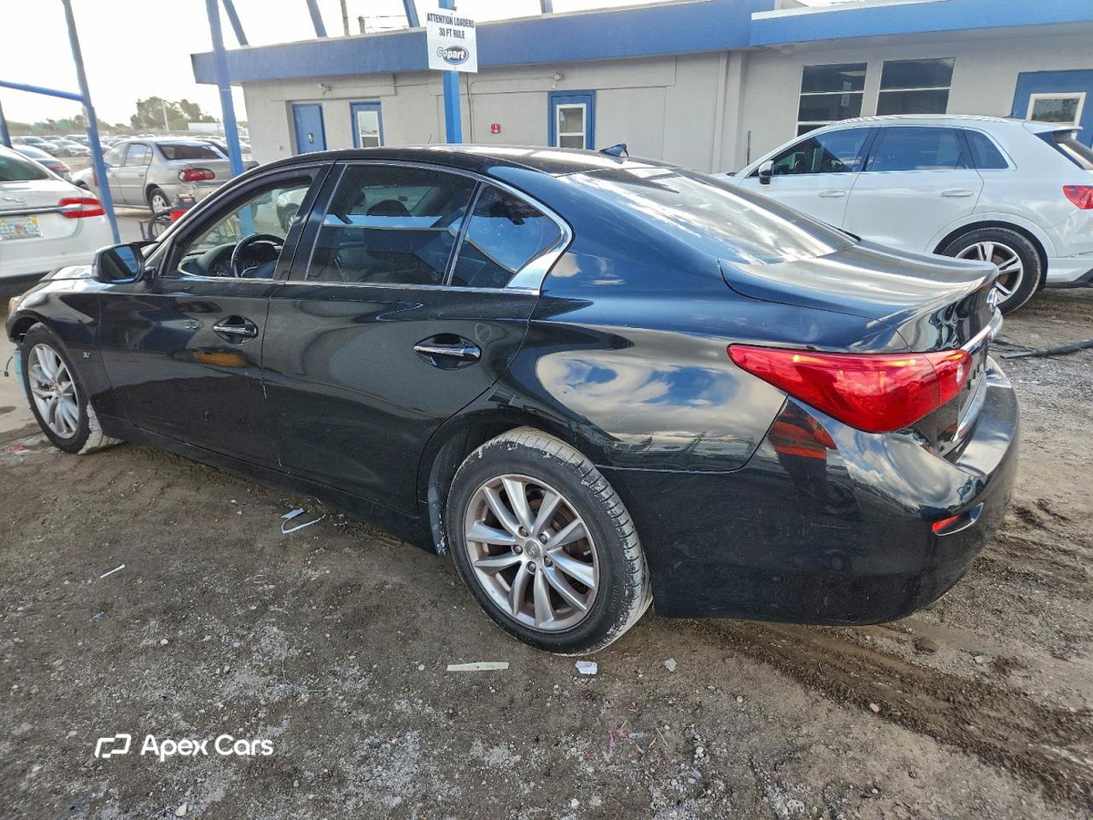 Infiniti Q50 2015