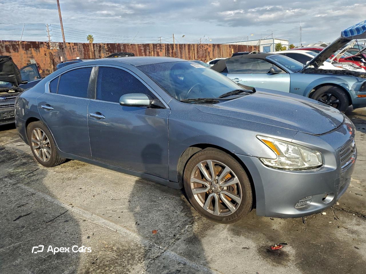 Nissan Maxima 2012