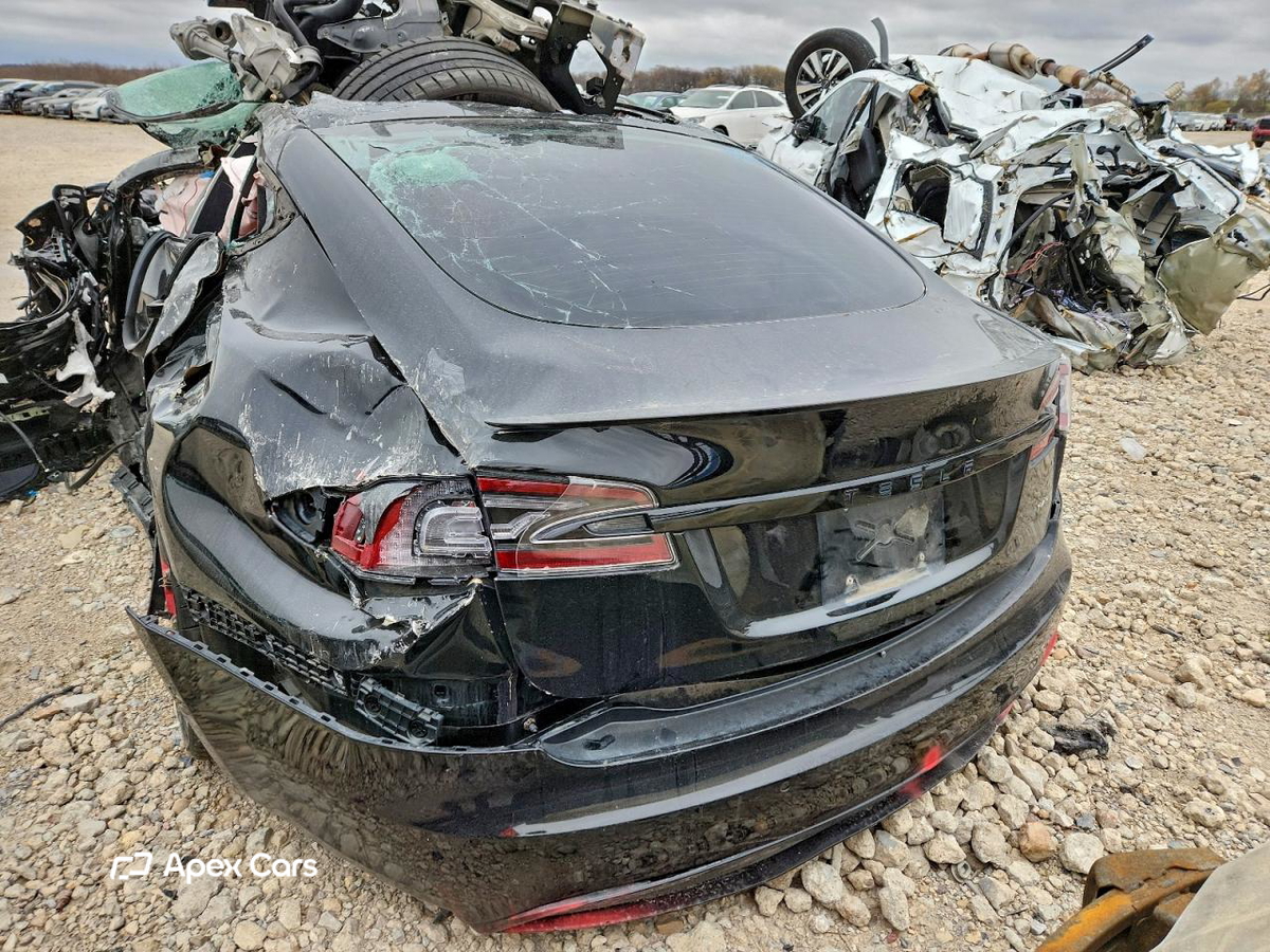 Tesla Model S 2021