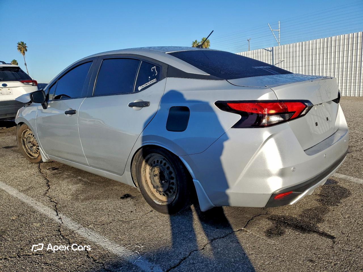 Nissan Versa 2021