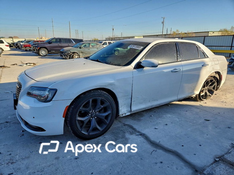 Chrysler 300 2021 - Image 1 of 13