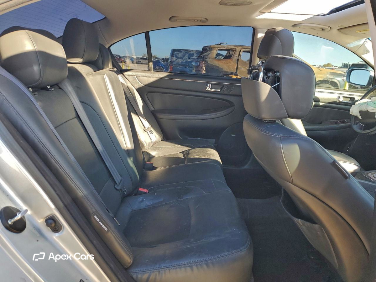 Hyundai Genesis 2011