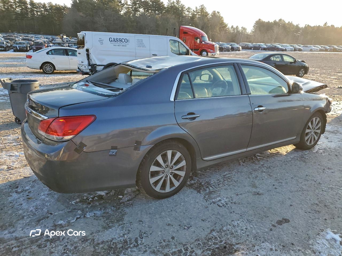 Toyota Avalon 2011