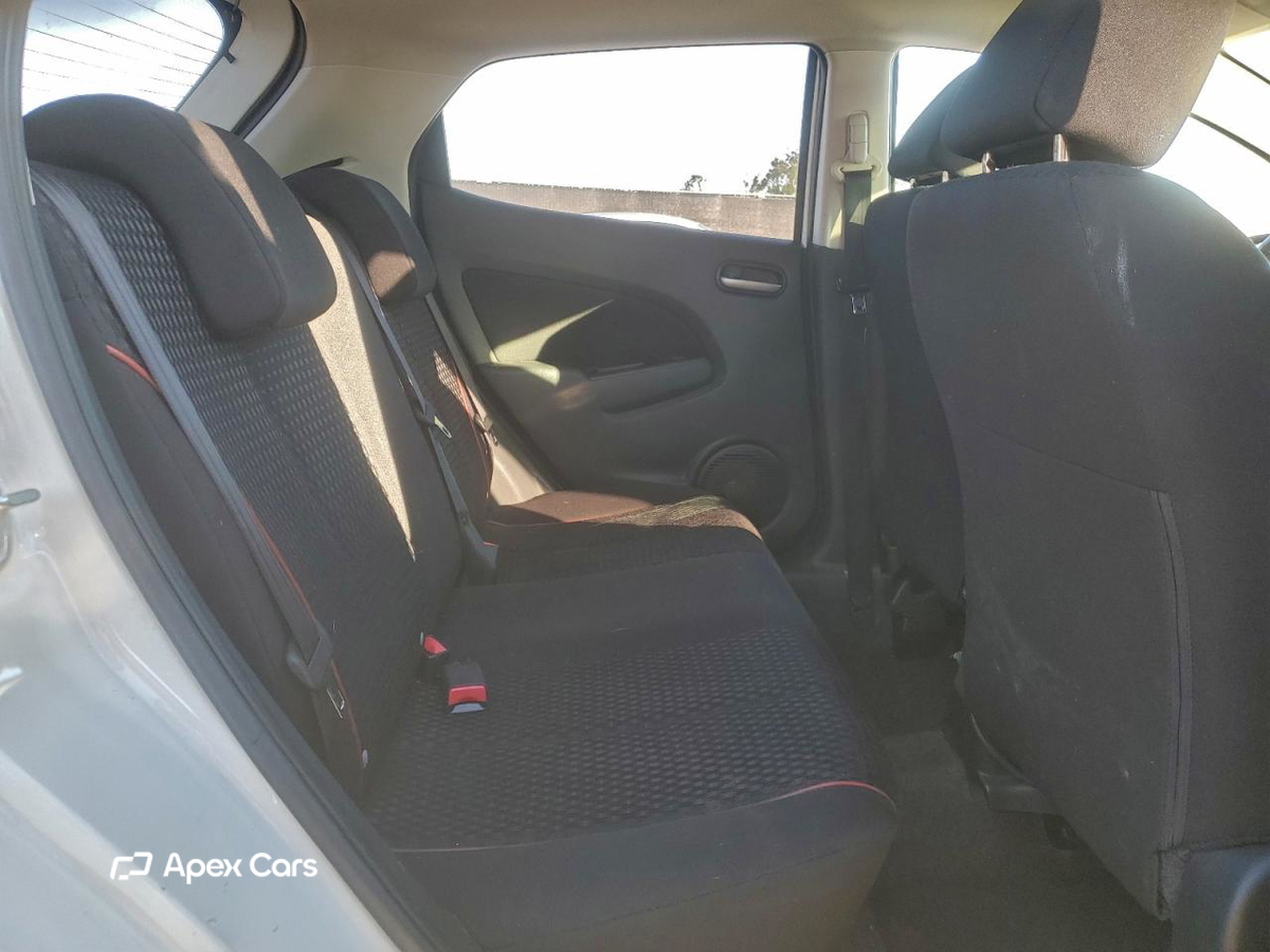 Mazda 2 2011