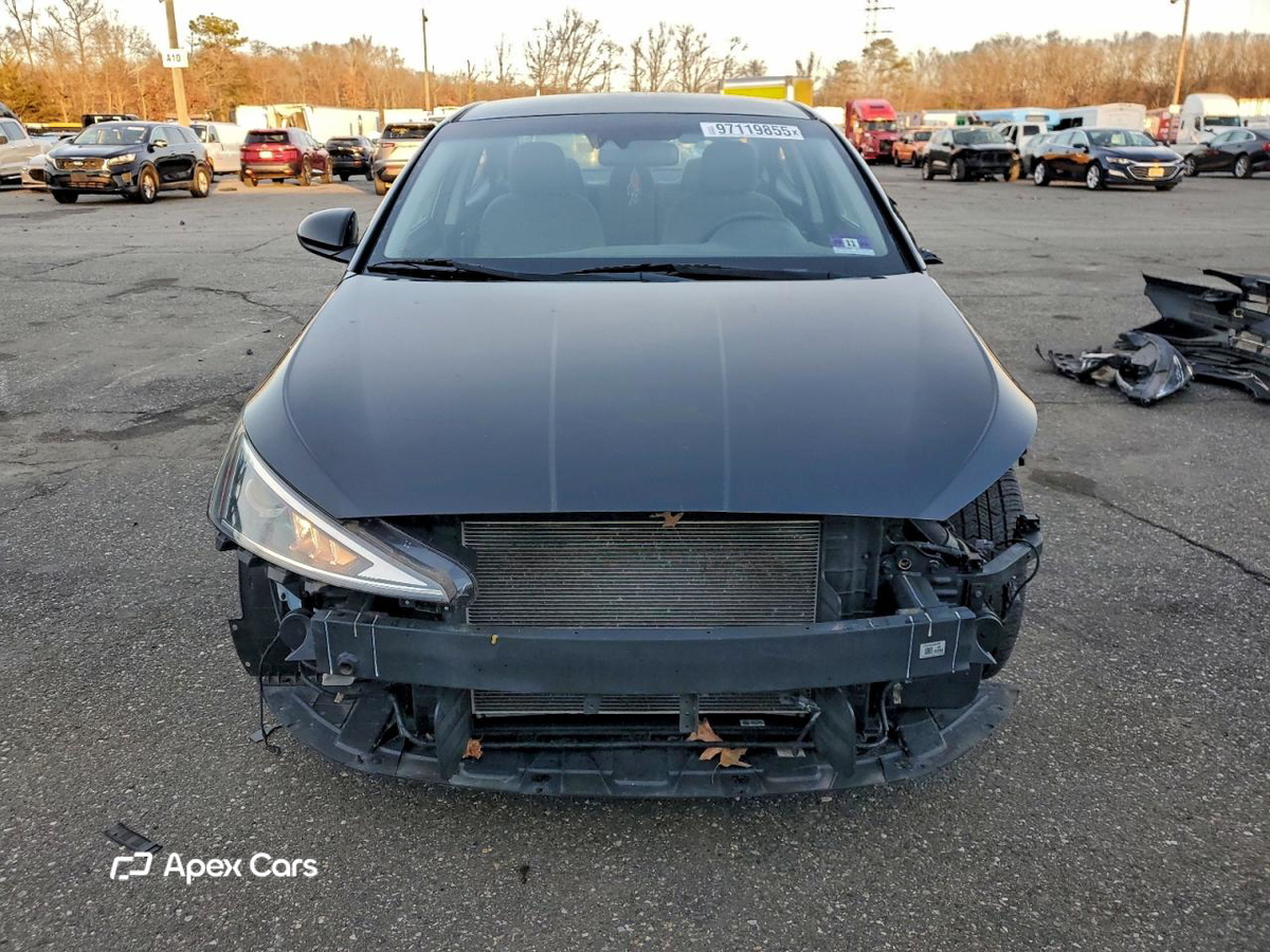Hyundai Elantra 2020