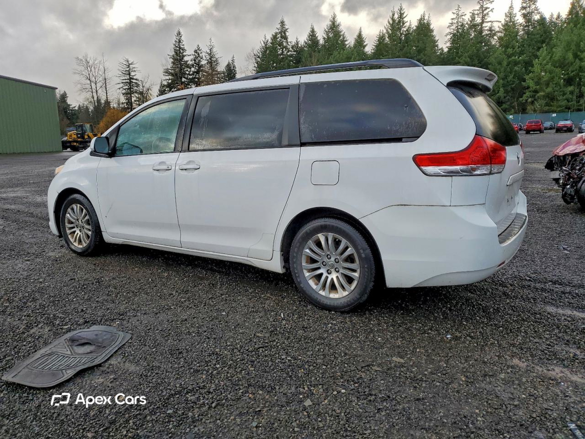 Toyota Sienna 2012