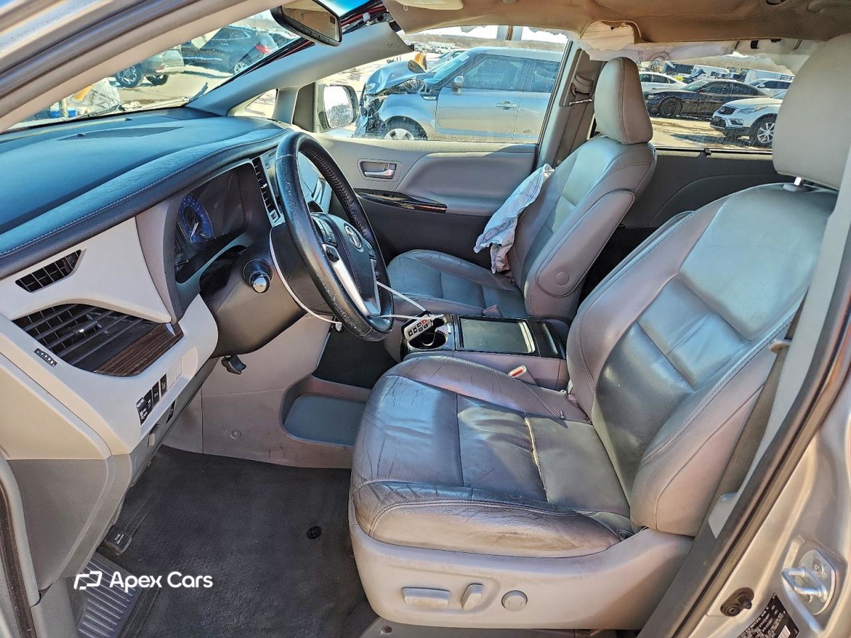 Toyota Sienna 2016
