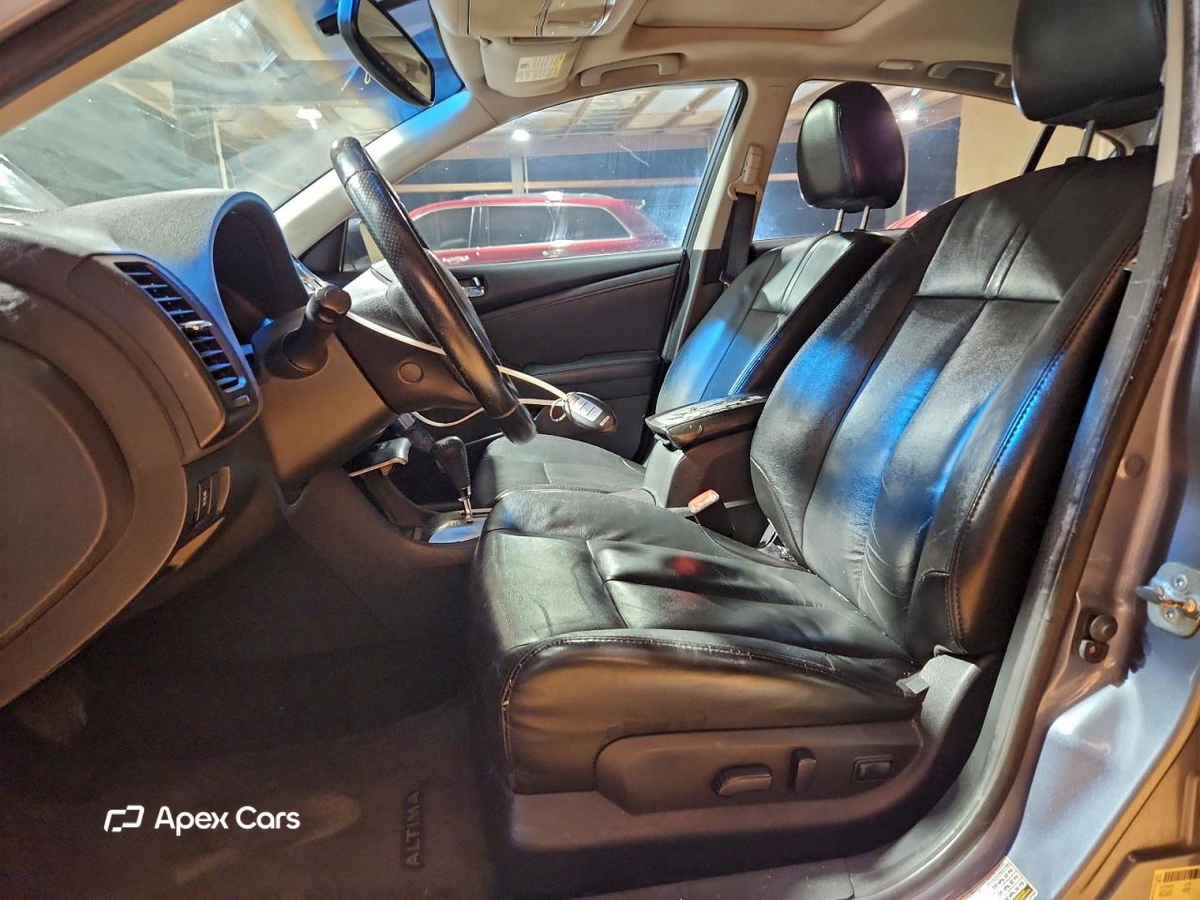 Nissan Altima 2012
