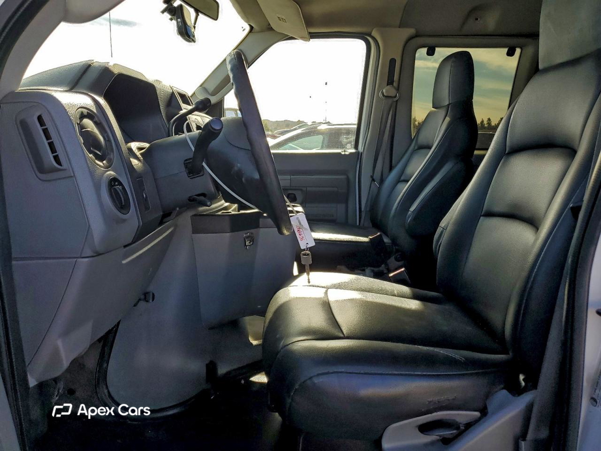 Ford Econoline 2012