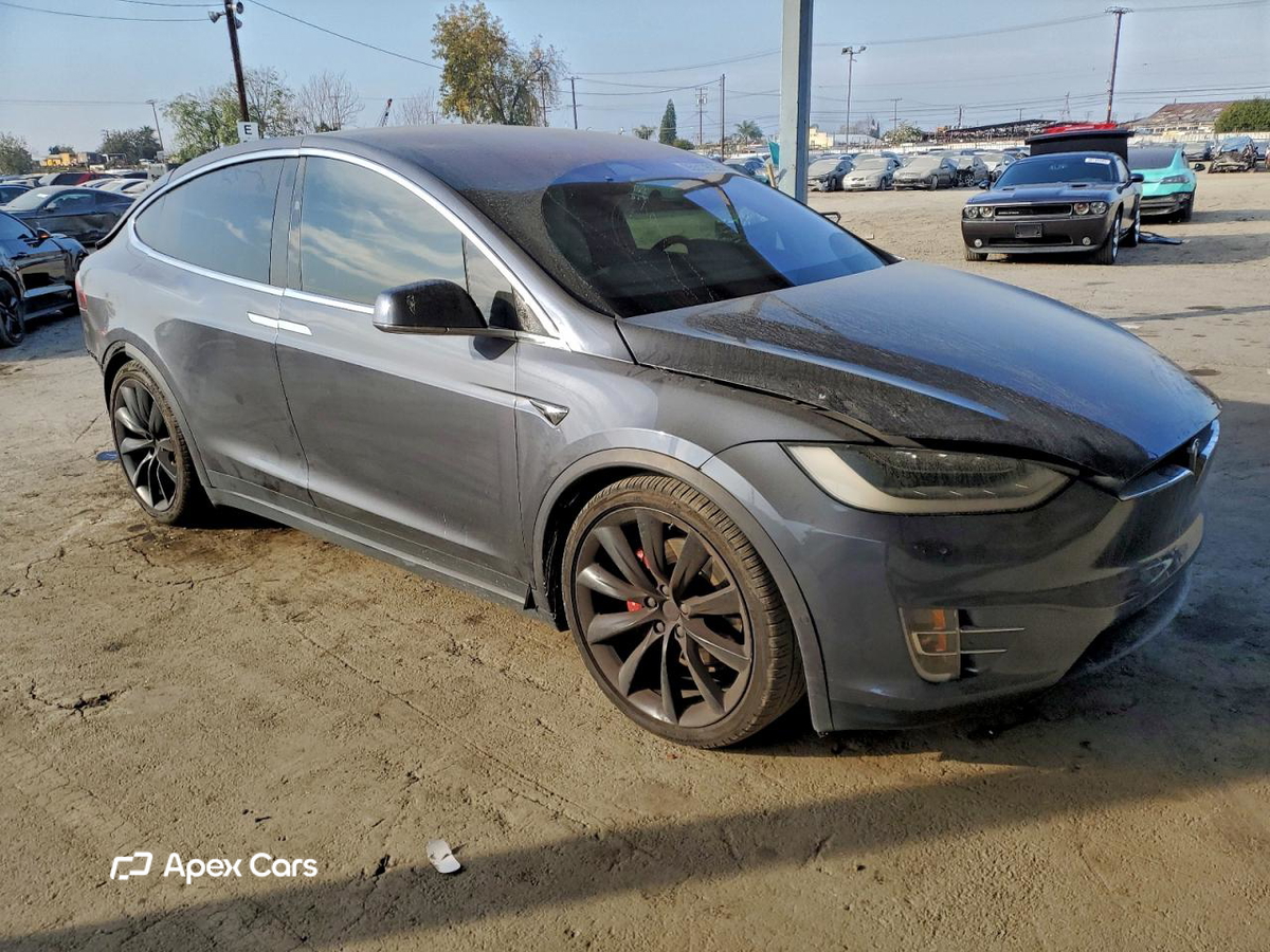 Tesla Model X 2020