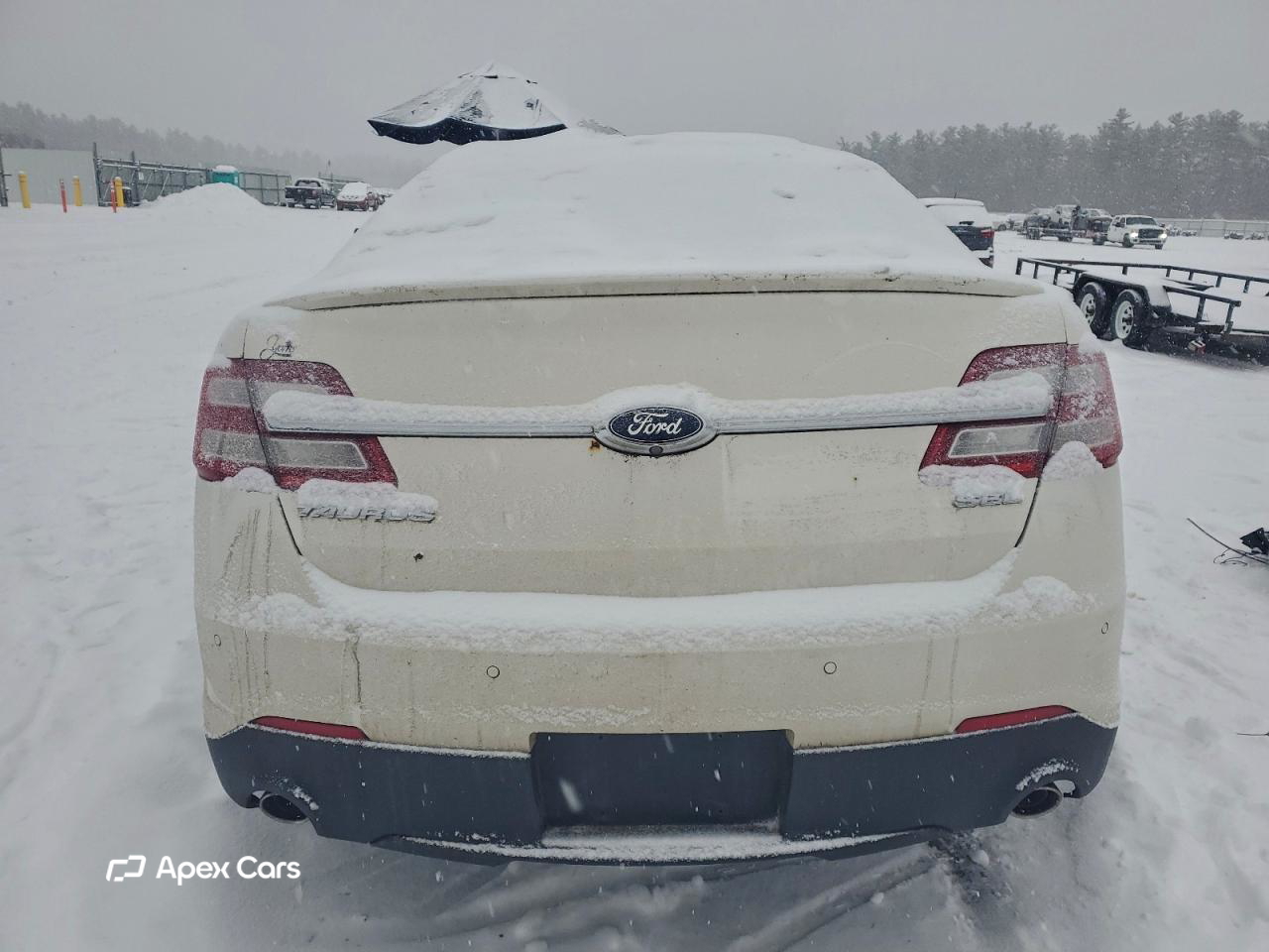 Ford Taurus 2014