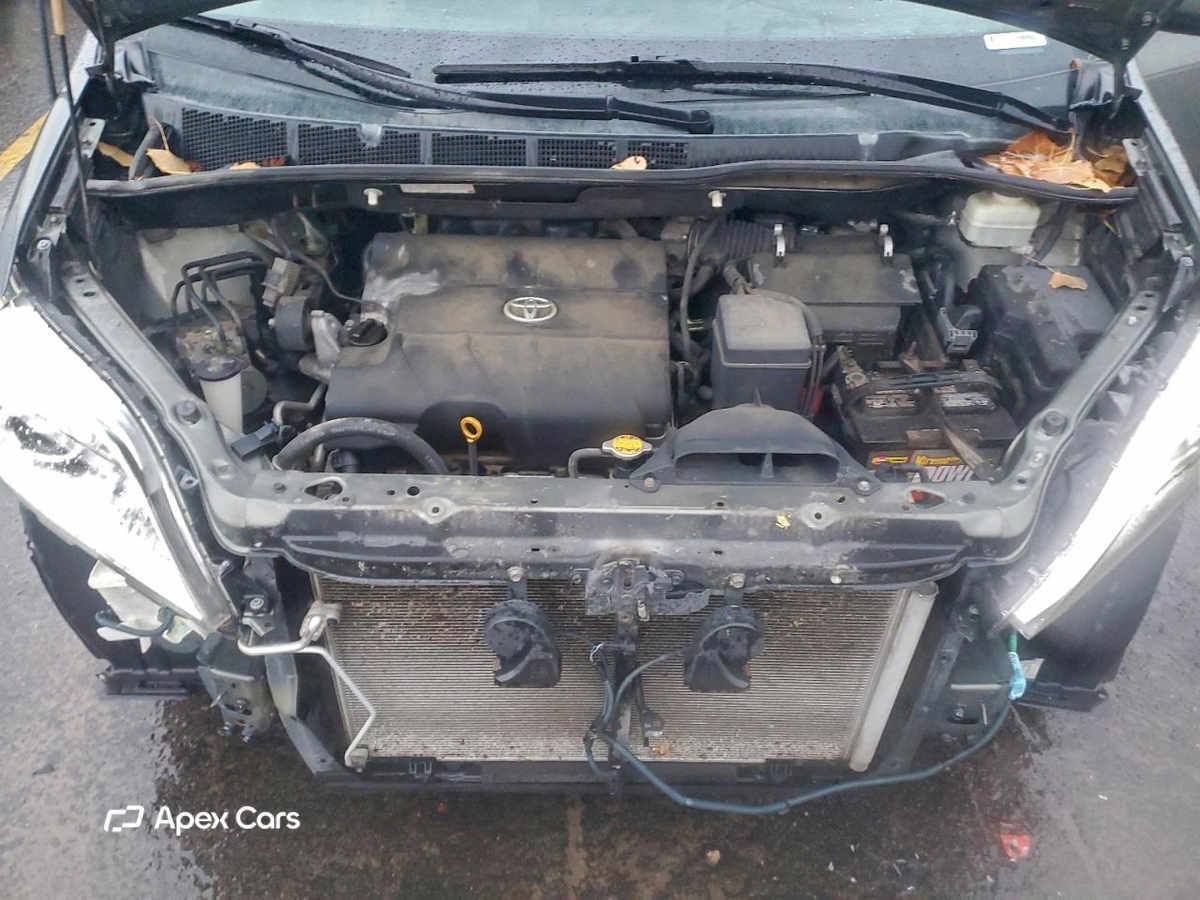 Toyota Sienna 2011