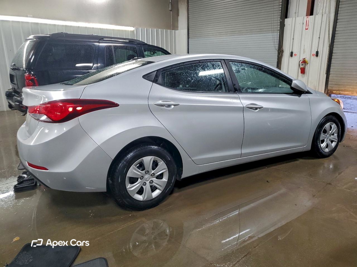 Hyundai Elantra 2016
