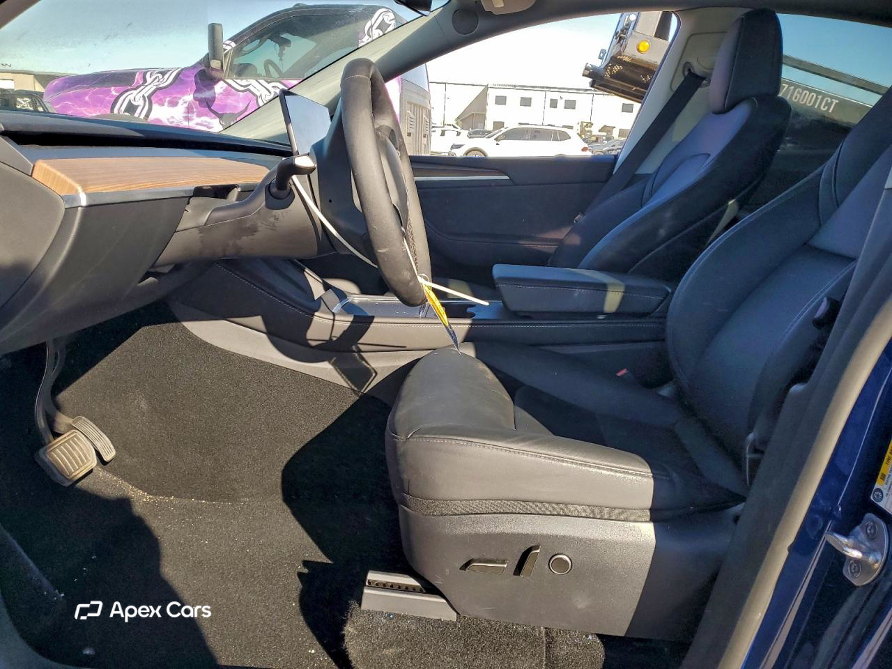 Tesla Model Y 2024
